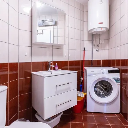 Appartement Ferienwohnung In Mit Grill, Garten Und Gemeinsamem Pool Medulin