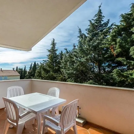 Ferienwohnung In Mit Grill, Garten Und Gemeinsamem Pool