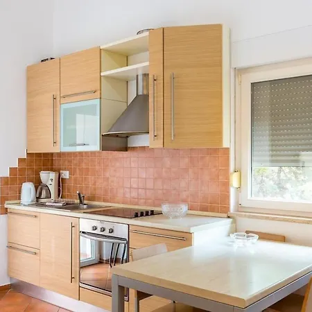 Ferienwohnung In Mit Grill, Garten Und Gemeinsamem Pool